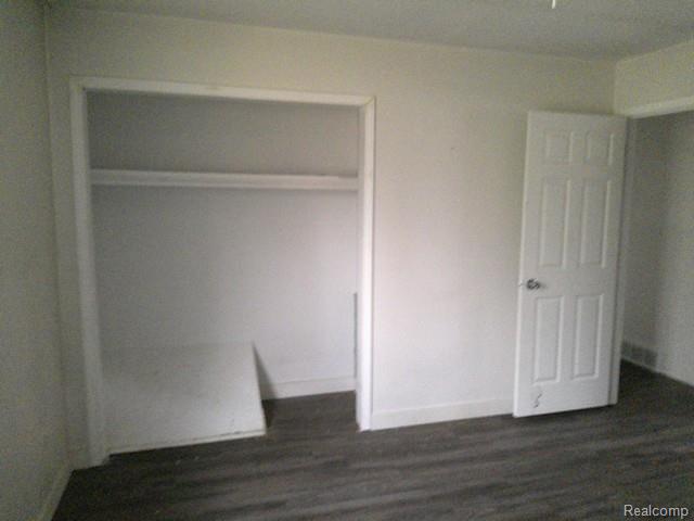 Builiding view twelve for 2802 Eaton, Flint, MI. 48506