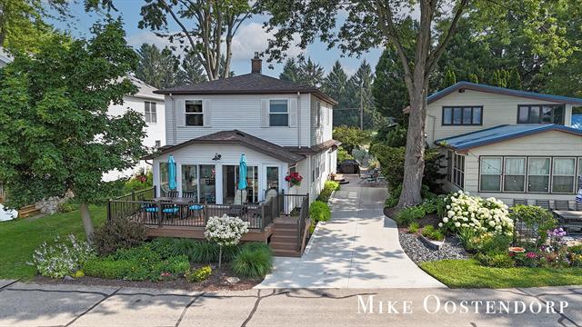 front view for 6342 Lakeshore Drive, Saranac, Mi. 48881