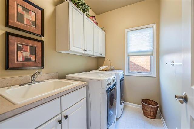 Builiding view fifty seven for 5401 Pinnacle, Ann Arbor, MI. 48108