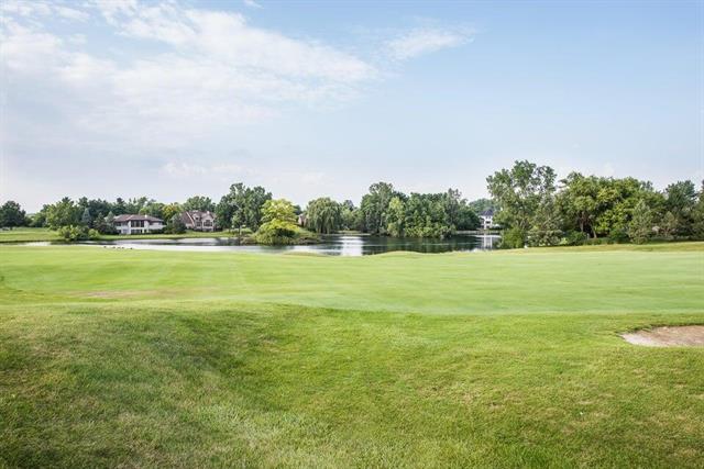 Builiding view forty four for 5401 Pinnacle, Ann Arbor, MI. 48108