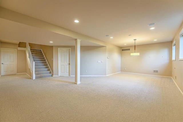 Builiding view forty nine for 5401 Pinnacle, Ann Arbor, MI. 48108