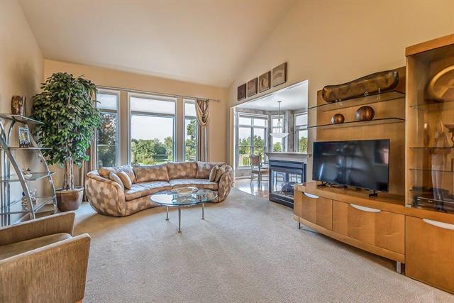 Builiding view sixty five for 5401 Pinnacle, Ann Arbor, MI. 48108