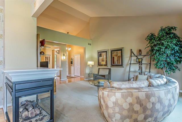 Builiding view sixty three for 5401 Pinnacle, Ann Arbor, MI. 48108