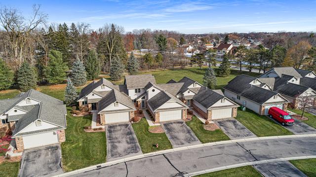 Builiding view forty four for 3020 Rivers Edge, Wayne, MI. 48184