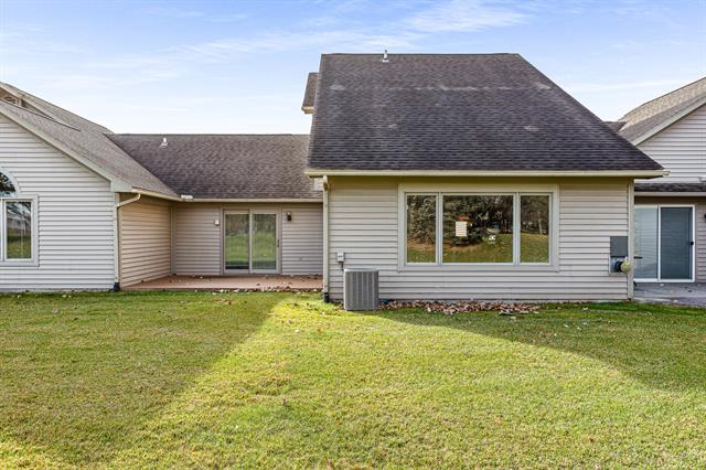 Builiding view thirty seven for 3020 Rivers Edge, Wayne, MI. 48184