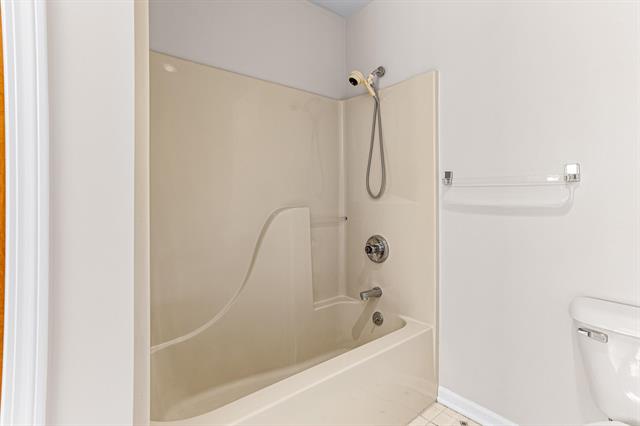 Builiding view thirty three for 3020 Rivers Edge, Wayne, MI. 48184