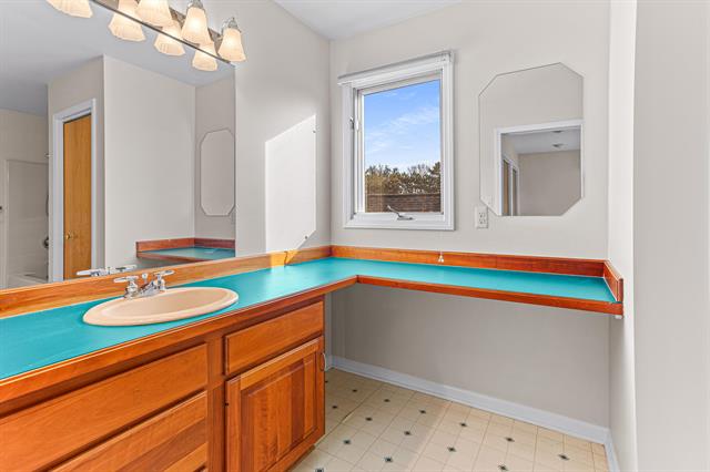 Builiding view thirty two for 3020 Rivers Edge, Wayne, MI. 48184