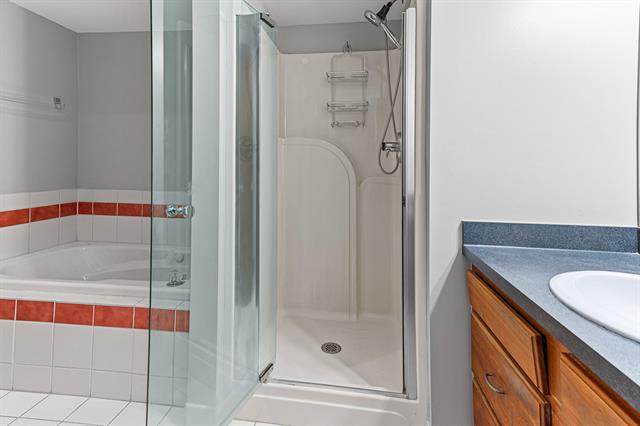 Builiding view twenty four for 3020 Rivers Edge, Wayne, MI. 48184