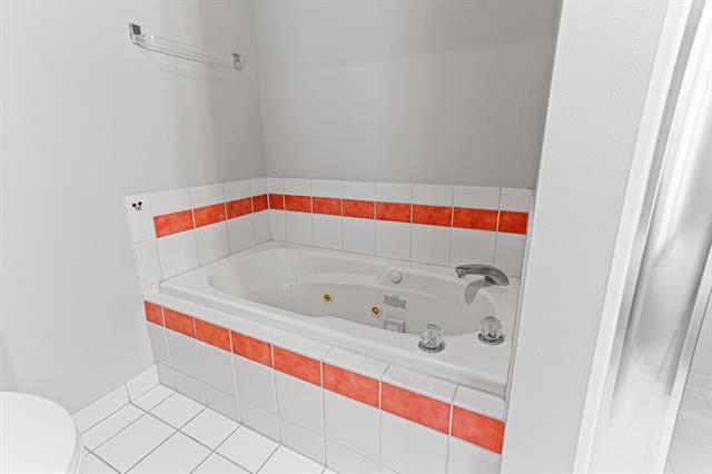 Builiding view twenty three for 3020 Rivers Edge, Wayne, MI. 48184