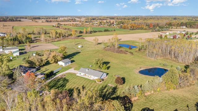 Builiding view eight for 4500 Curve, Freeland, MI. 48623