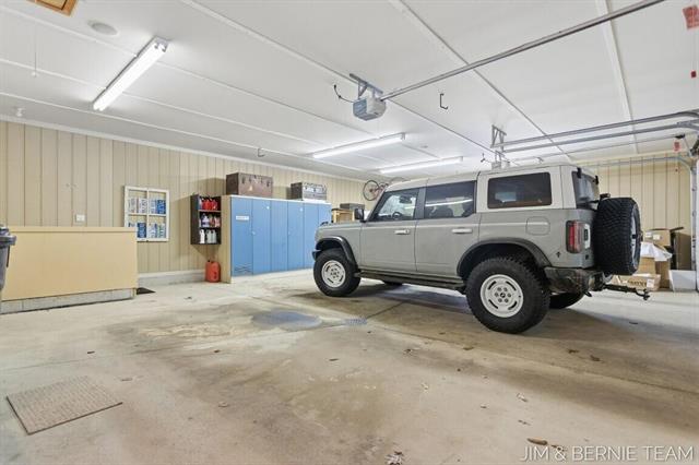 Builiding view eighty nine for 3653 Grand Bluffs, Grand Rapids, MI. 49534