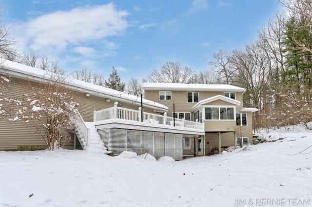 Builiding view one hundred for 3653 Grand Bluffs, Grand Rapids, MI. 49534