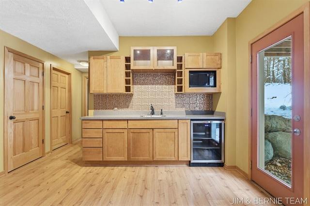 Builiding view seventy five for 3653 Grand Bluffs, Grand Rapids, MI. 49534