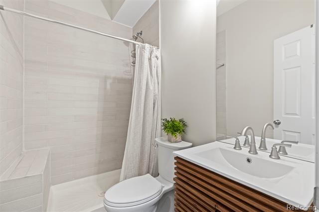 Builiding view eighteen for 558 Marston, Detroit, MI. 48202