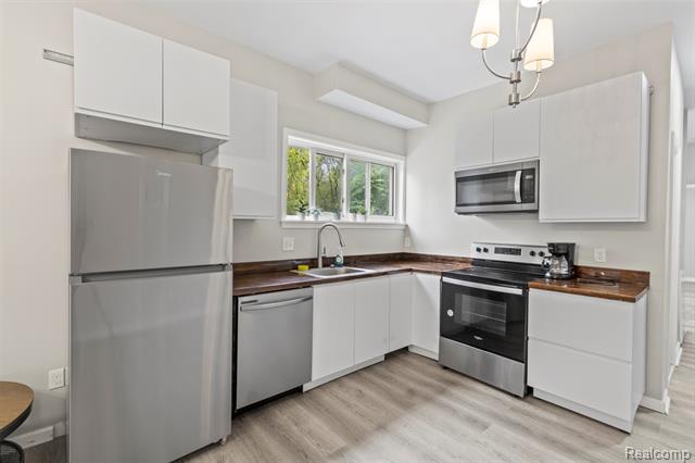 Builiding view eleven for 558 Marston, Detroit, MI. 48202