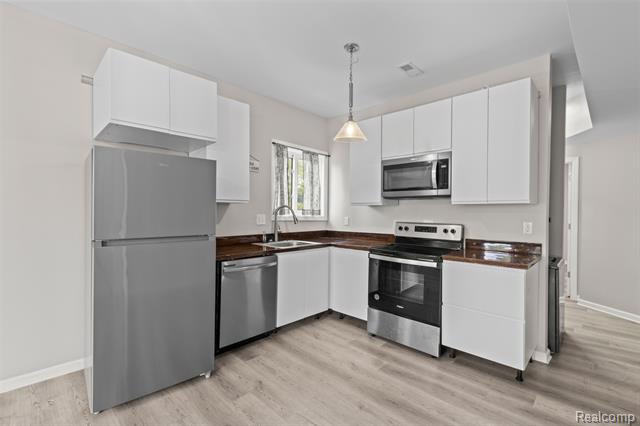 Builiding view nine for 558 Marston, Detroit, MI. 48202