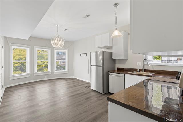 Builiding view six for 558 Marston, Detroit, MI. 48202