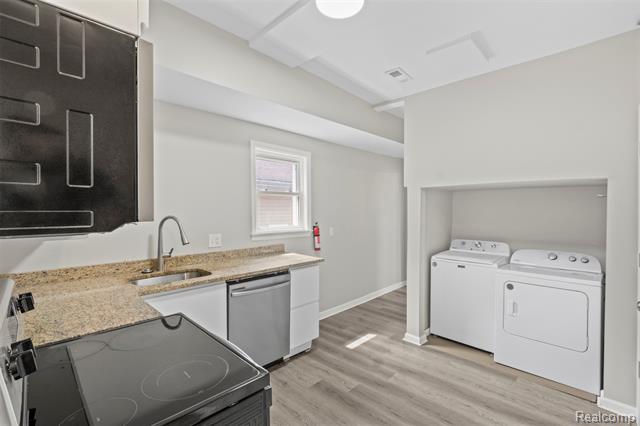 Builiding view thirteen for 558 Marston, Detroit, MI. 48202