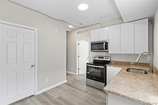 Builiding view twelve for 558 Marston, Detroit, MI. 48202