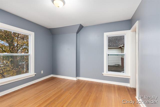 Builiding view fifteen for 1118 Fulton, Grand Rapids, MI. 49503