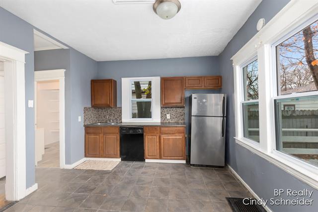 Builiding view seven for 1118 Fulton, Grand Rapids, MI. 49503