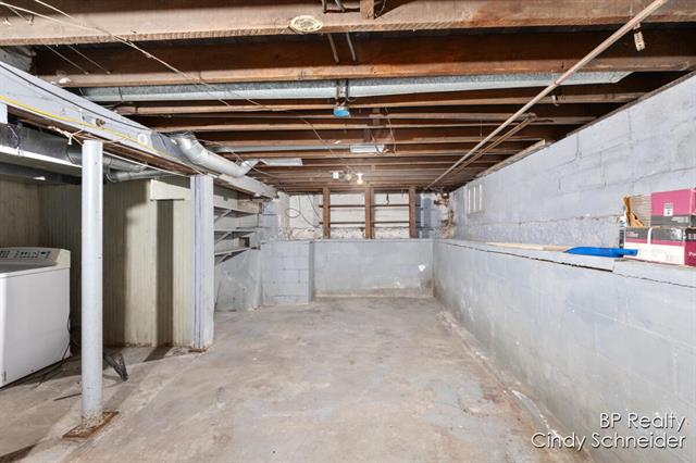 Builiding view sixteen for 1118 Fulton, Grand Rapids, MI. 49503