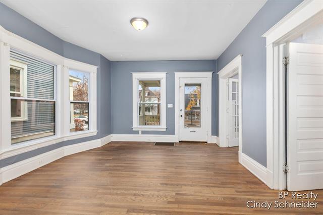 Builiding view two for 1118 Fulton, Grand Rapids, MI. 49503