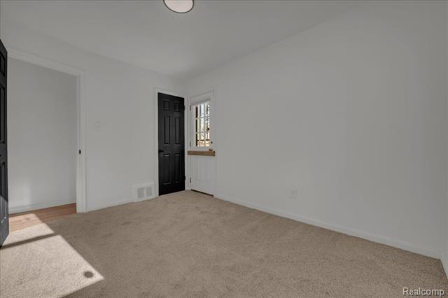 Builiding view eleven for 18500 Warwick, Detroit, MI. 48219