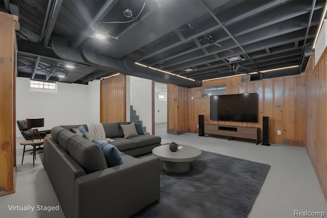 Builiding view seventeen for 18500 Warwick, Detroit, MI. 48219