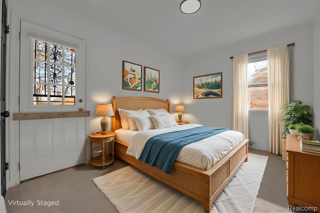 Builiding view ten for 18500 Warwick, Detroit, MI. 48219