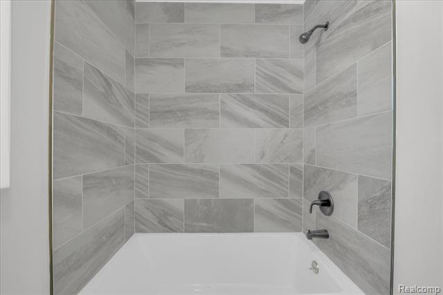 Builiding view thirteen for 18500 Warwick, Detroit, MI. 48219