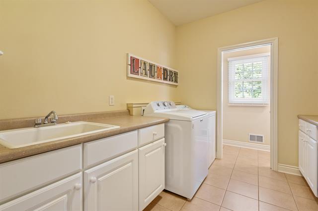 Builiding view eighteen for 3700 Oakharbor, Kalamazoo, MI. 49009