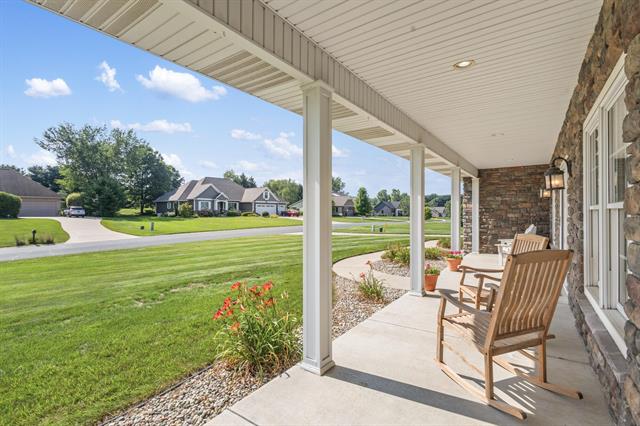 Builiding view seventy six for 3700 Oakharbor, Kalamazoo, MI. 49009