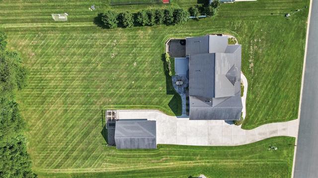 Builiding view seventy for 3700 Oakharbor, Kalamazoo, MI. 49009