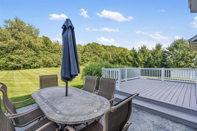 Builiding view sixty one for 3700 Oakharbor, Kalamazoo, MI. 49009