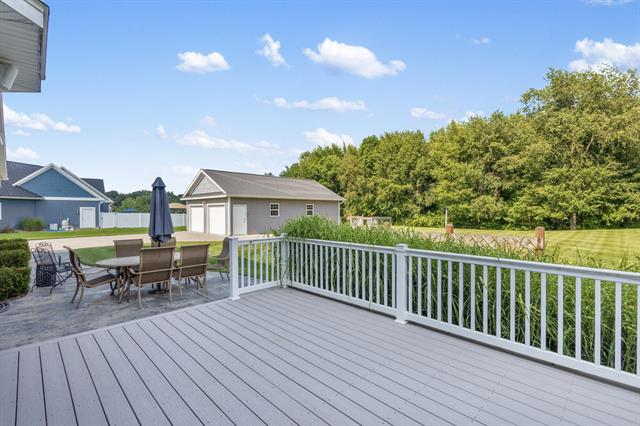 Builiding view sixty two for 3700 Oakharbor, Kalamazoo, MI. 49009