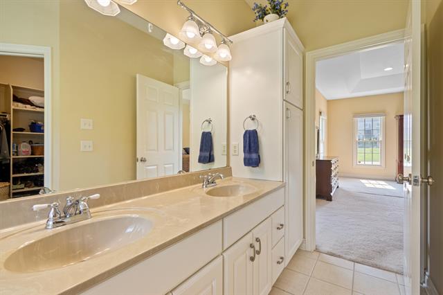 Builiding view thirty three for 3700 Oakharbor, Kalamazoo, MI. 49009