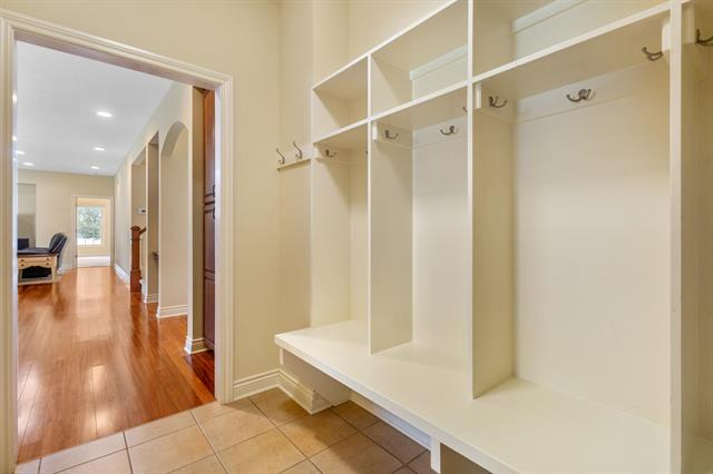 Builiding view twenty two for 3700 Oakharbor, Kalamazoo, MI. 49009