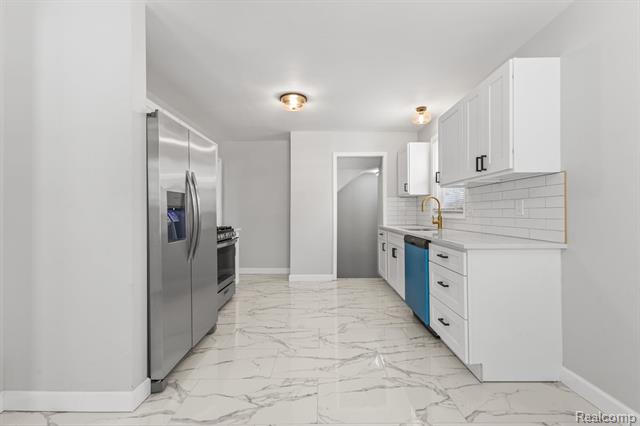 Builiding view eleven for 19320 Grandville, Detroit, MI. 48219