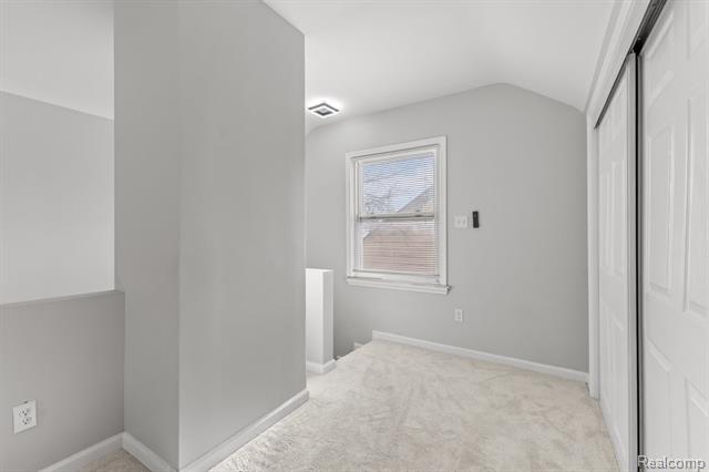 Builiding view fifteen for 19320 Grandville, Detroit, MI. 48219