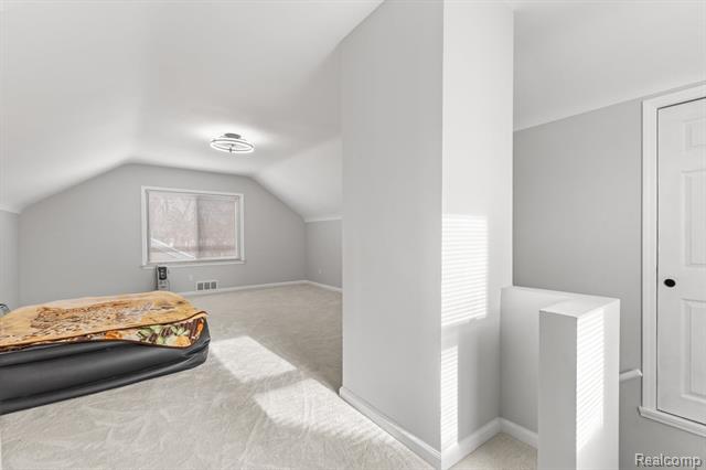 Builiding view sixteen for 19320 Grandville, Detroit, MI. 48219