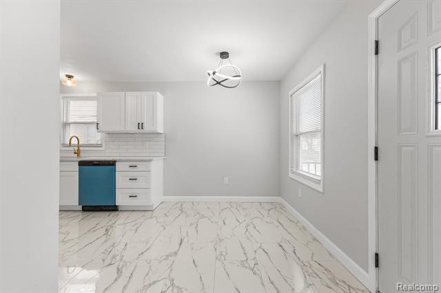 Builiding view thirteen for 19320 Grandville, Detroit, MI. 48219