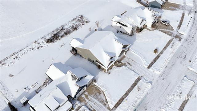 Builiding view fifty four for 1845 Kenowa, Grand Rapids, MI. 49534