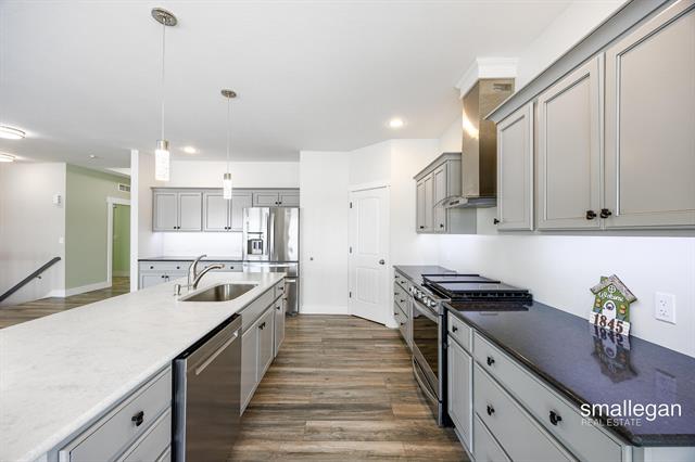 Builiding view five for 1845 Kenowa, Grand Rapids, MI. 49534