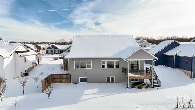 Builiding view forty four for 1845 Kenowa, Grand Rapids, MI. 49534