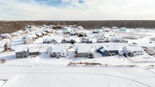 Builiding view forty seven for 1845 Kenowa, Grand Rapids, MI. 49534