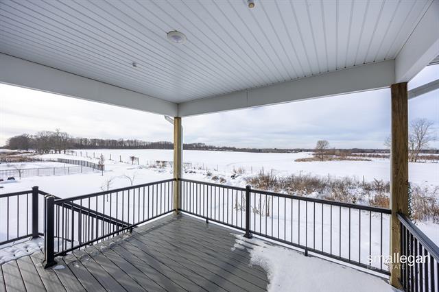 Builiding view forty for 1845 Kenowa, Grand Rapids, MI. 49534