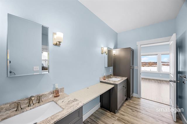 Builiding view seventeen for 1845 Kenowa, Grand Rapids, MI. 49534