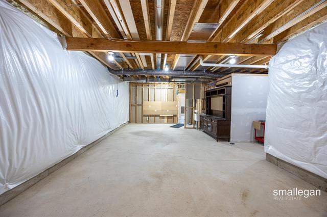 Builiding view thirty two for 1845 Kenowa, Grand Rapids, MI. 49534