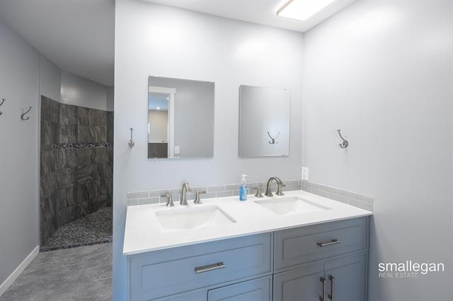 Builiding view twenty nine for 1845 Kenowa, Grand Rapids, MI. 49534